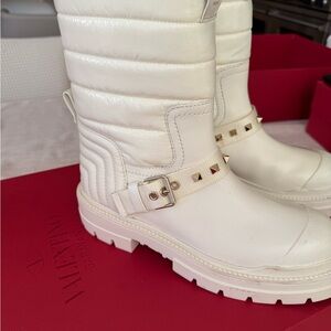 Valentino Garavani Cream Winter Boots